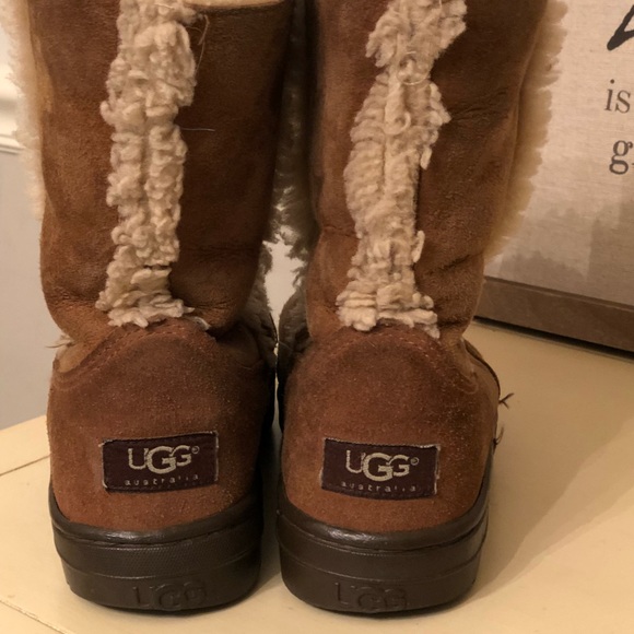 UGG Shoes - Women’s UGGS